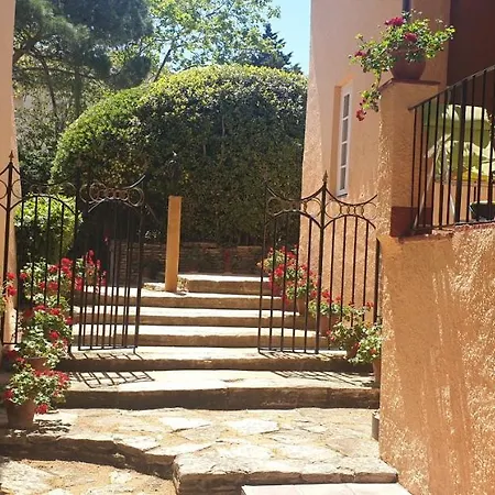 Casa Con Jardin A 40 Metros De La Playa. Vr. * Palamos
