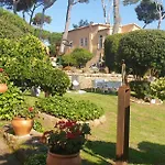 Nyaraló Casa Con Jardin A 40 Metros De La Playa. Vr.