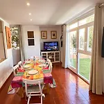 Casa Con Jardin A 40 Metros De La Playa. Vr.