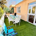 Nyaraló Casa Con Jardin A 40 Metros De La Playa. Vr.