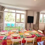 Casa Con Jardin A 40 Metros De La Playa. Vr.