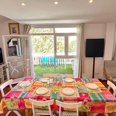 Casa Con Jardin A 40 Metros De La Playa. Vr. *