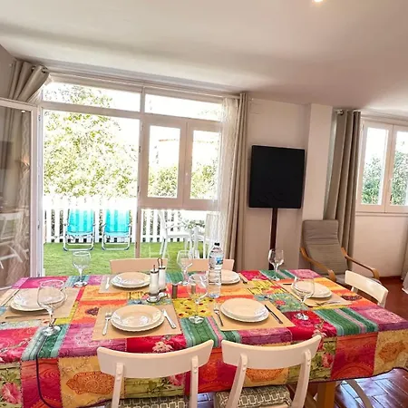Casa Con Jardin A 40 Metros De La Playa. Vr.
