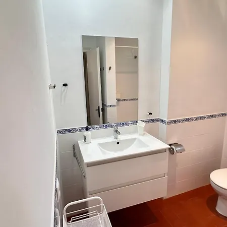 Casa Con Jardin A 40 Metros De La Playa. Vr. *